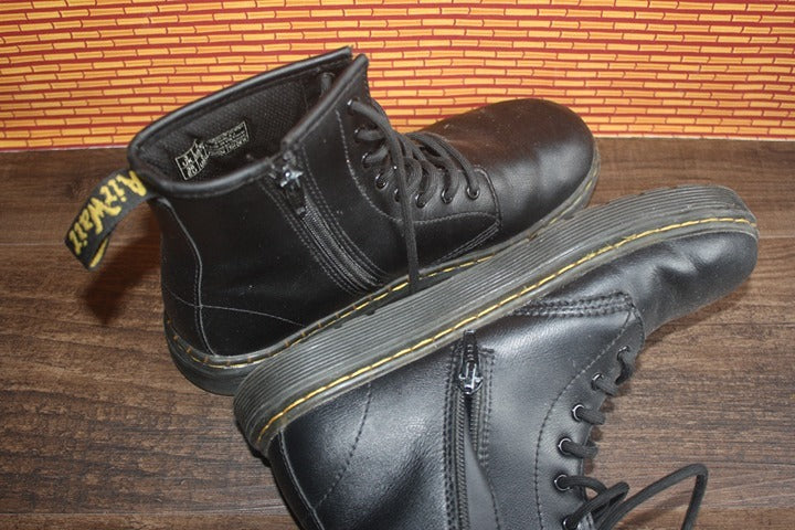 Youth Doc Martens Size 4