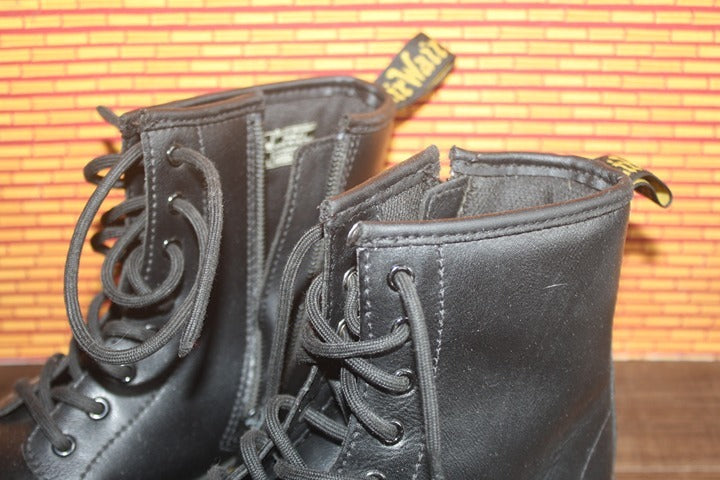 Youth Doc Martens Size 4