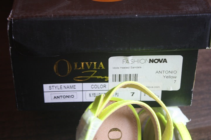 Heels size 7 Fashionnova