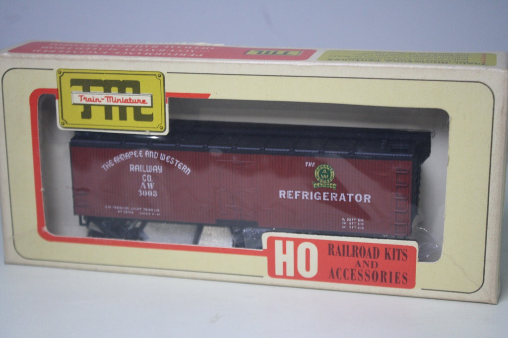 TML HO Scale A&W Railroad 40' Wood Sheathed Refrigerator Car Model