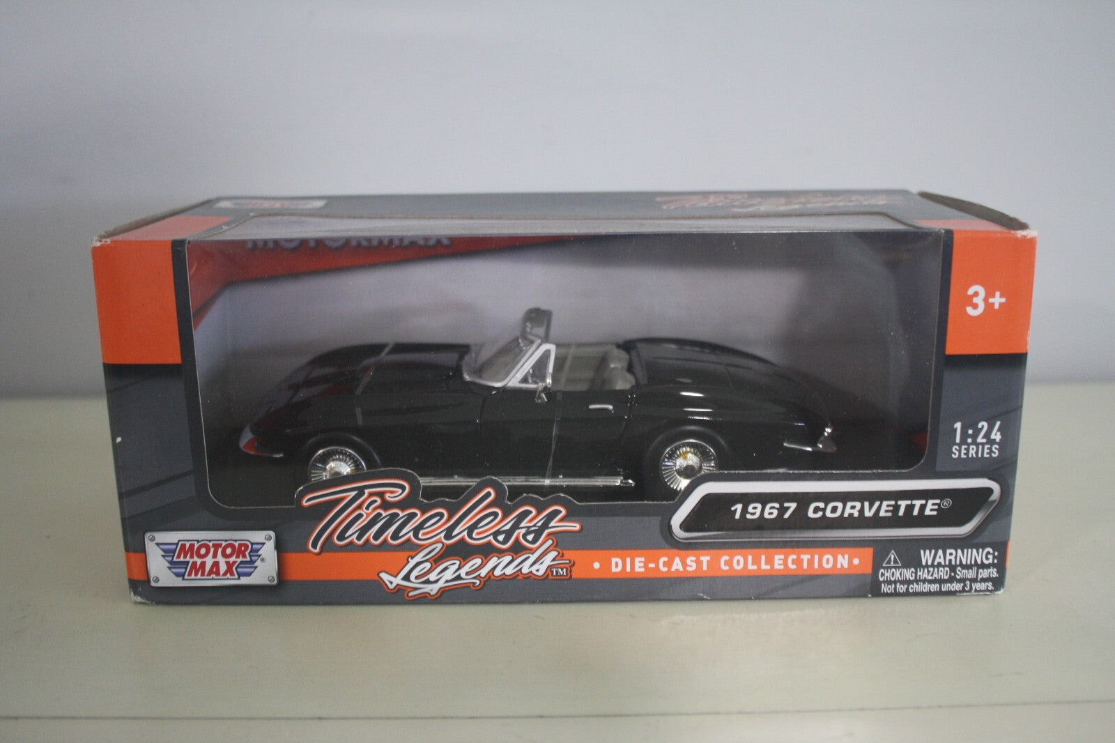 Motor Max 1:24 Scale Diecast Black 1967 Chevrolet Corvette