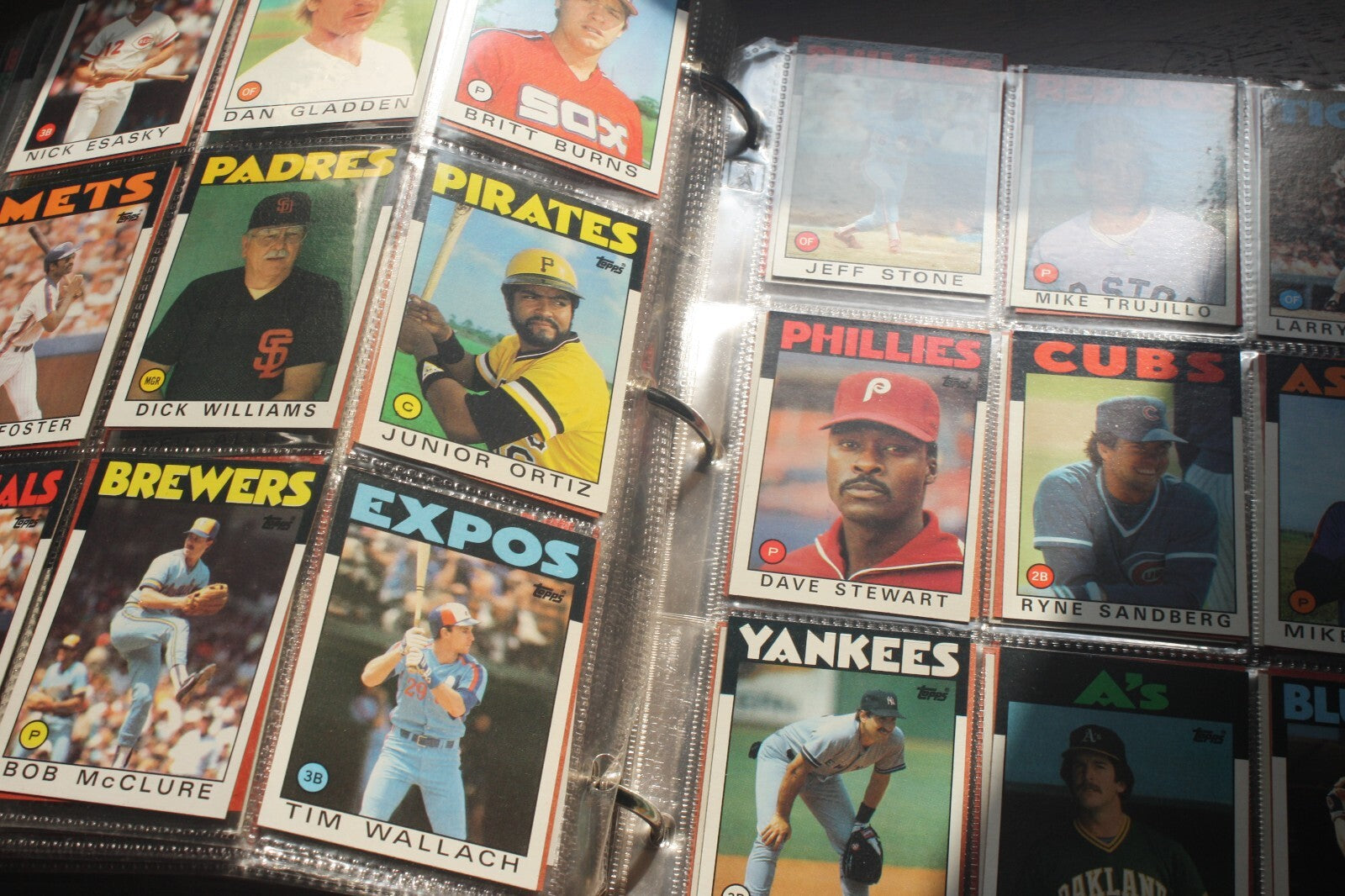 Vintage 1986 Topps Baseball Card Collection in Binder