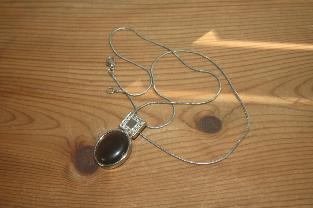Vintage Silver Tone Pendant Necklace with Brown Oval Stone