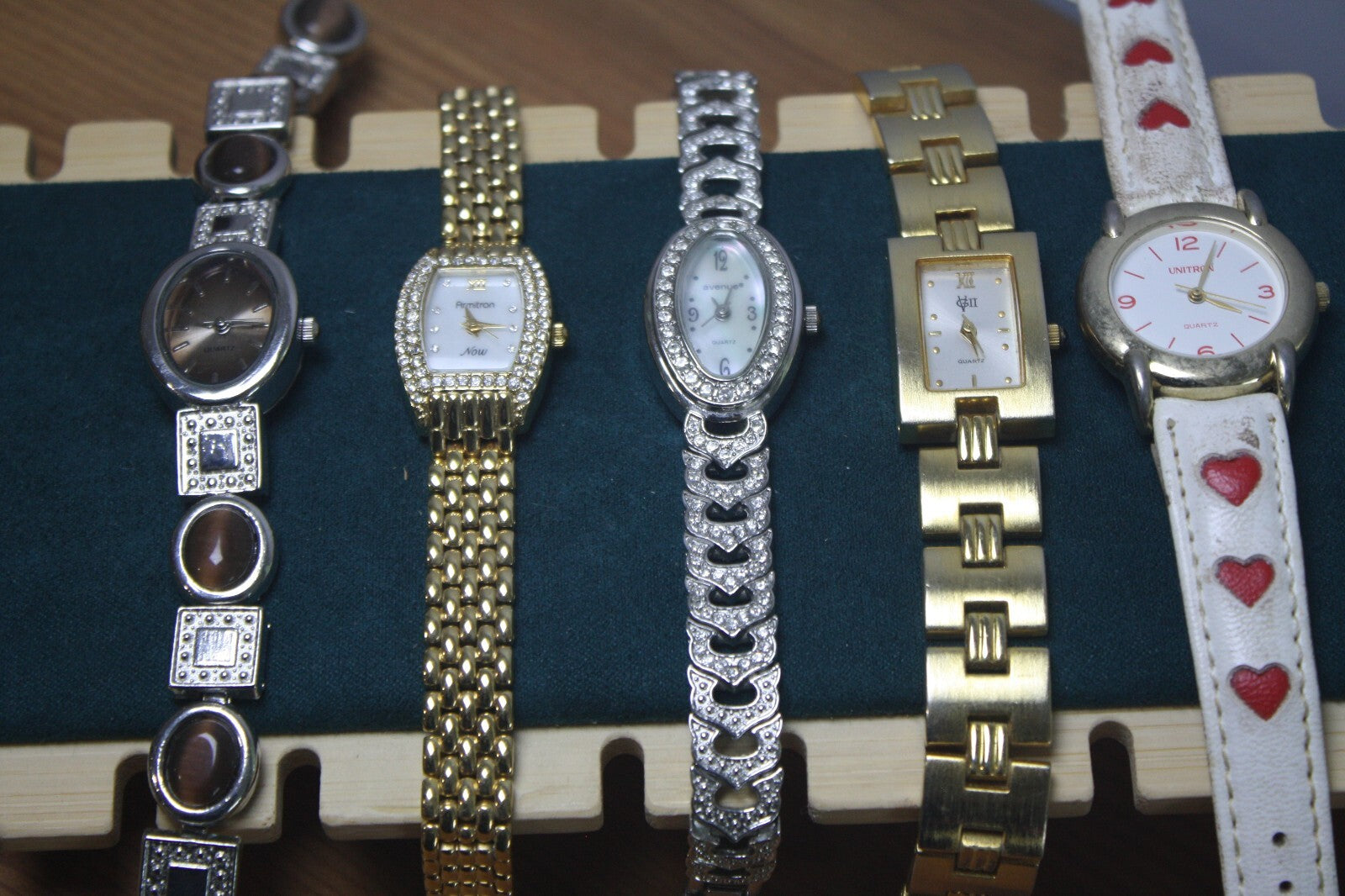 Set of 5 Women's Fashion Wrist Watches with Decorative Bands