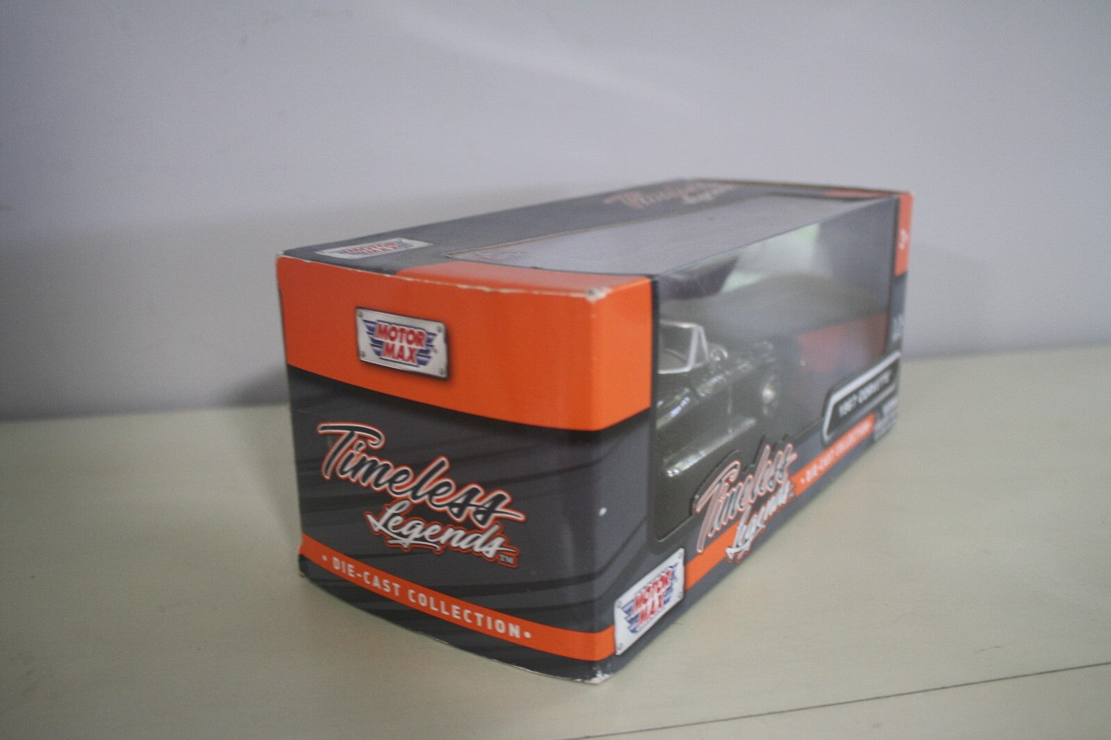 Motor Max 1:24 Scale Diecast Black 1967 Chevrolet Corvette