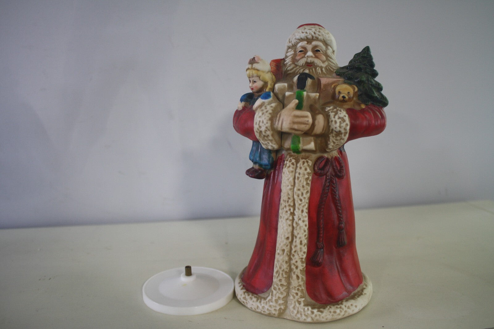 Vintage Silvestri Ceramic Santa Claus Figurine Music Box