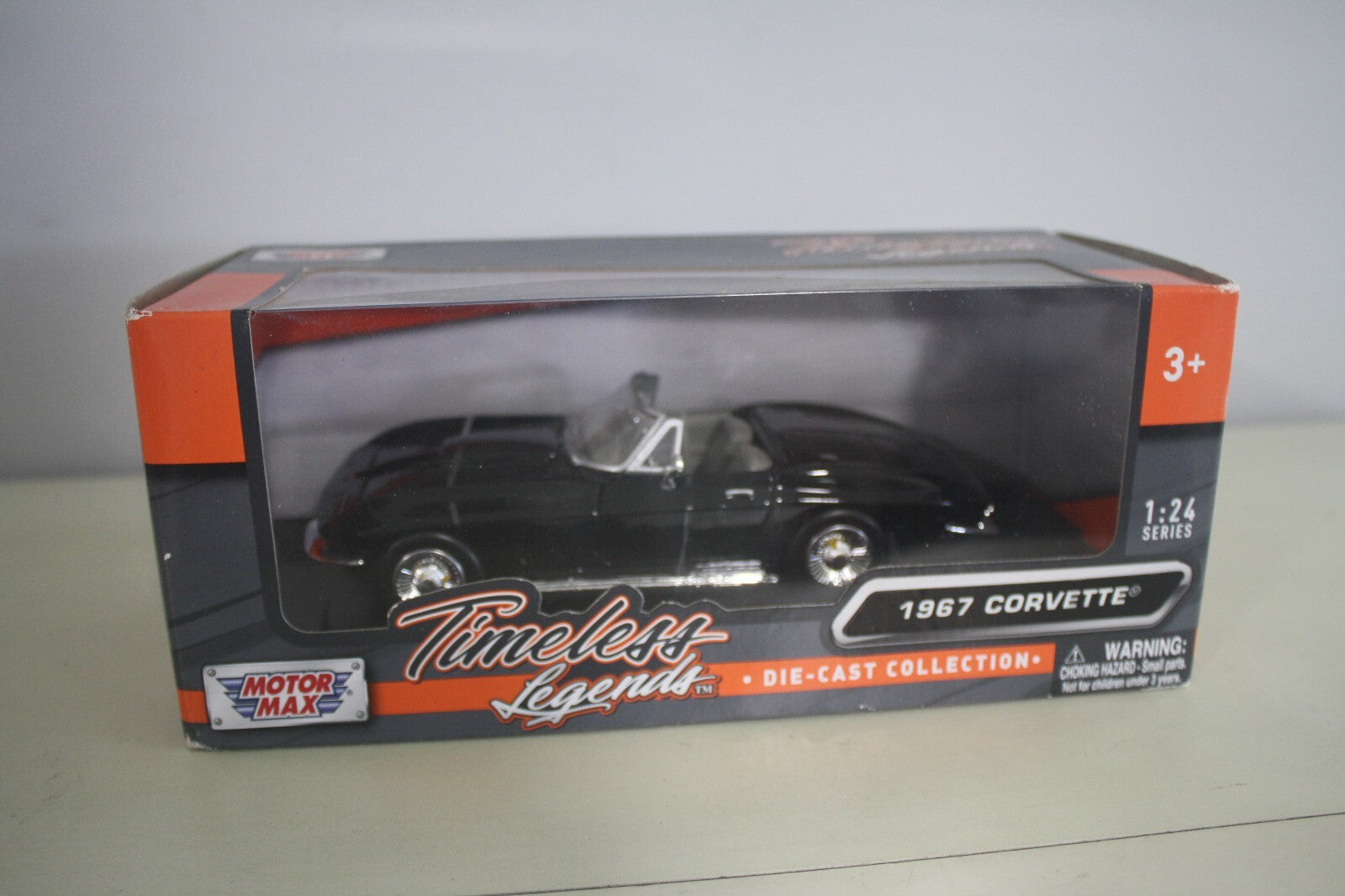 Motor Max 1:24 Scale Diecast Black 1967 Chevrolet Corvette