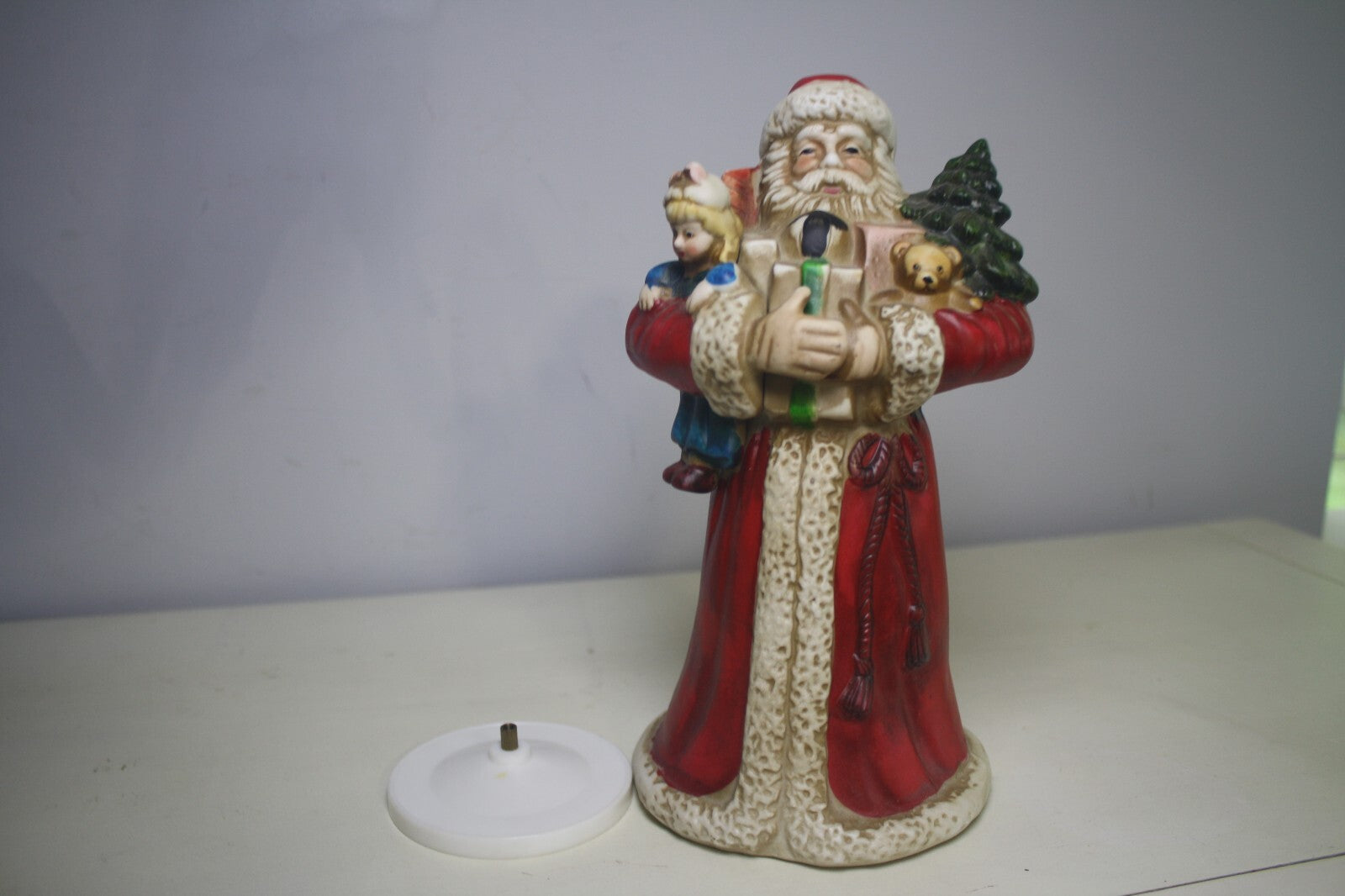 Vintage Silvestri Ceramic Santa Claus Figurine Music Box