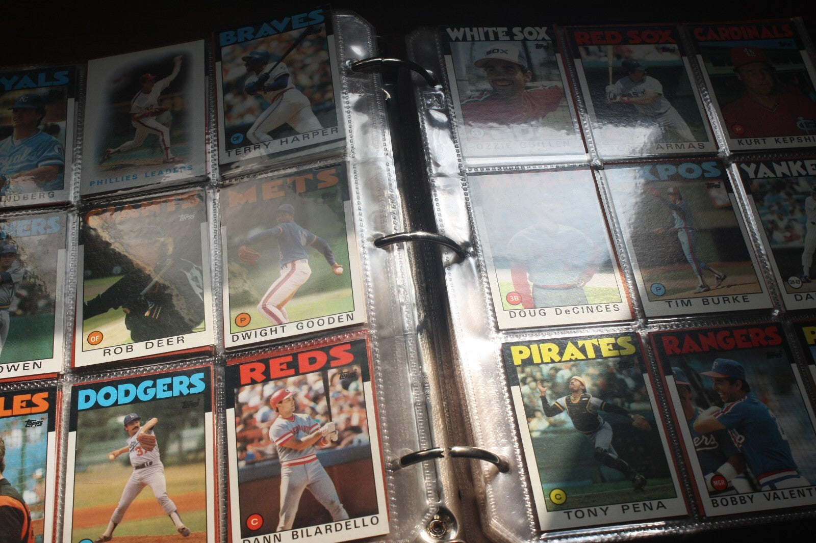 Vintage 1986 Topps Baseball Card Collection in Binder