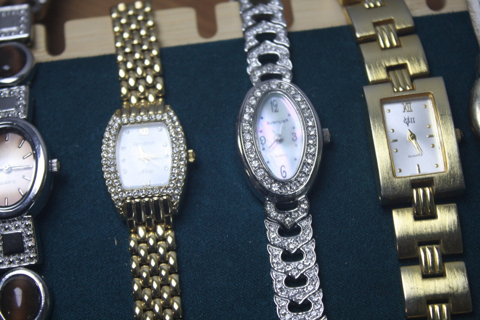 Set of 5 Women's Fashion Wrist Watches with Decorative Bands