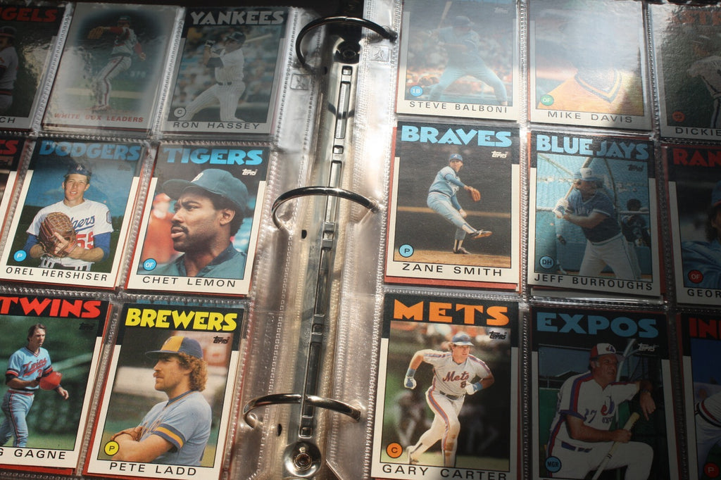 Vintage 1986 Topps Baseball Card Collection in Binder