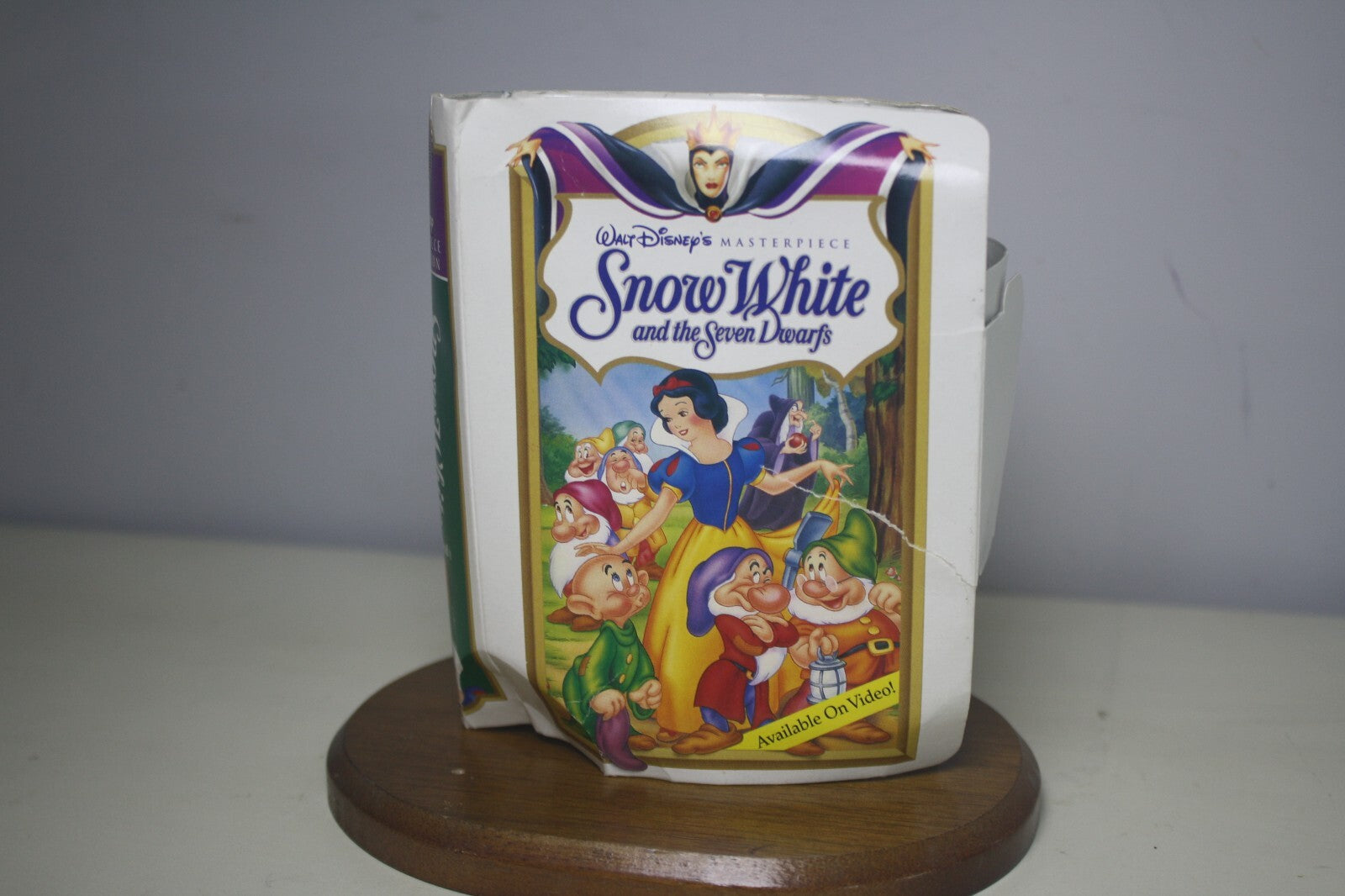 Vintage Snow White and the Seven Dwarfs Figurine with Original Box