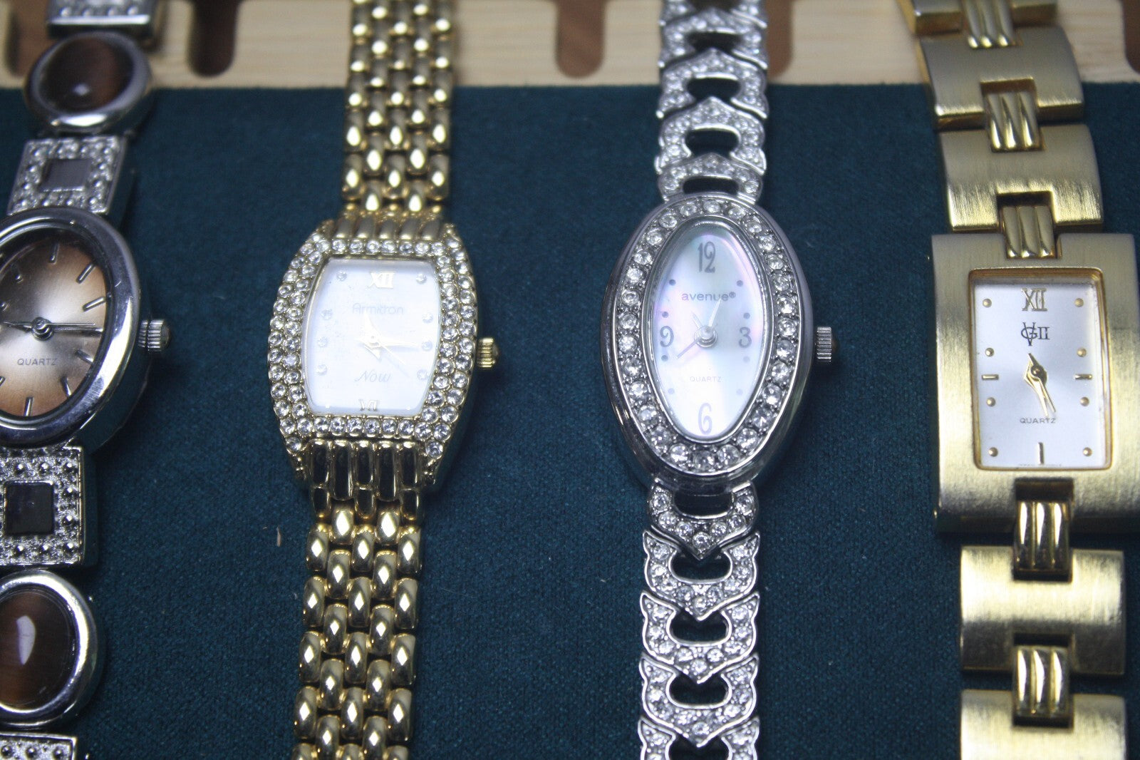 Set of 5 Women's Fashion Wrist Watches with Decorative Bands