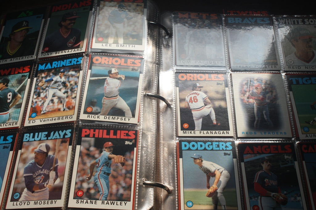 Vintage 1986 Topps Baseball Card Collection in Binder