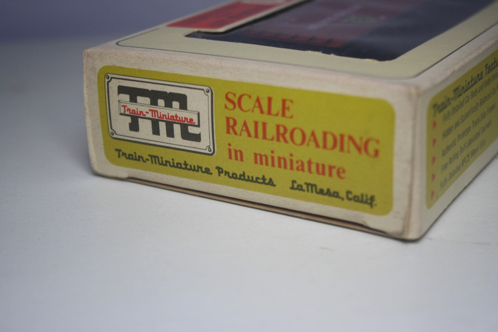 TML HO Scale A&W Railroad 40' Wood Sheathed Refrigerator Car Model