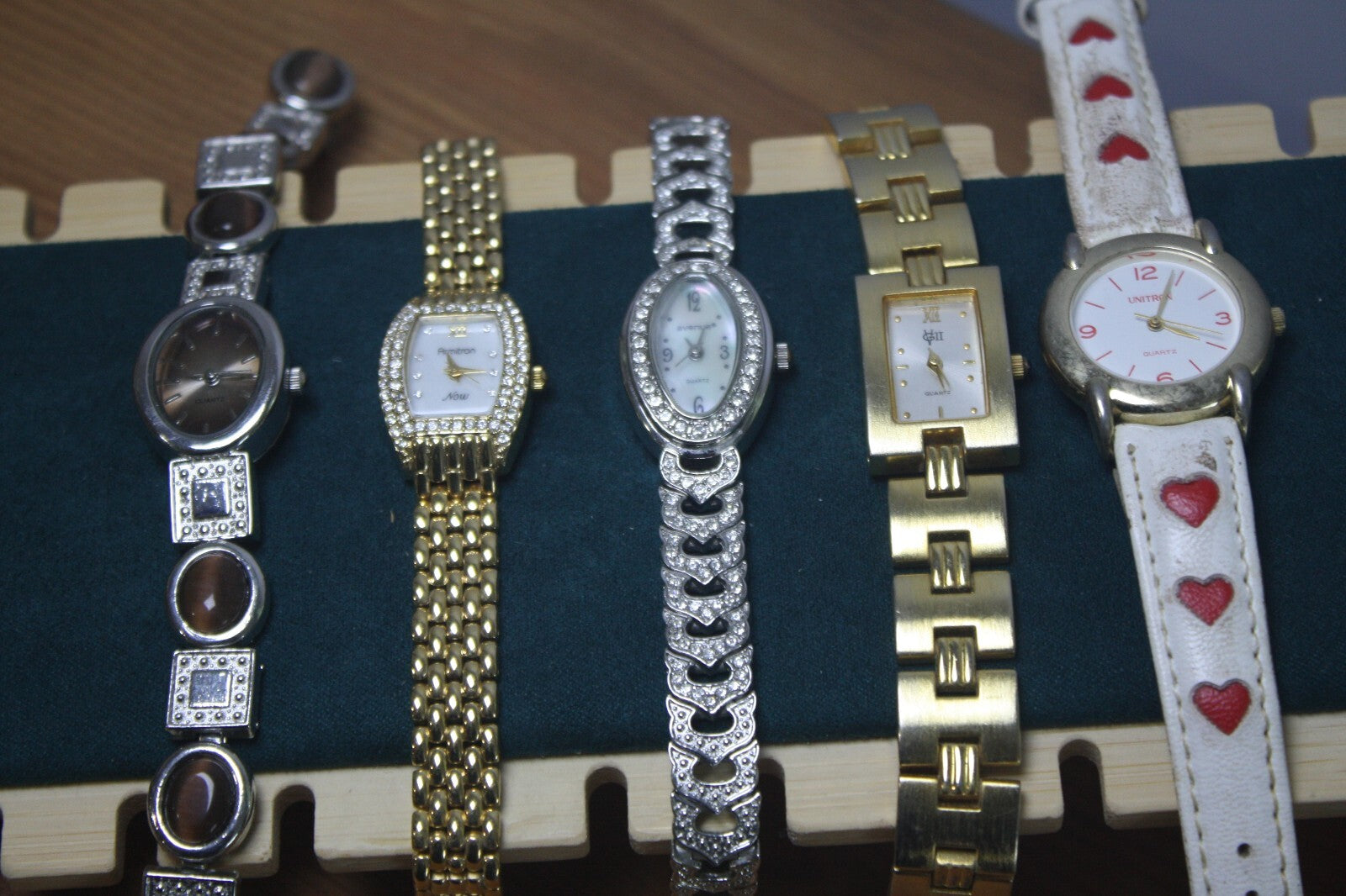 Set of 5 Women's Fashion Wrist Watches with Decorative Bands