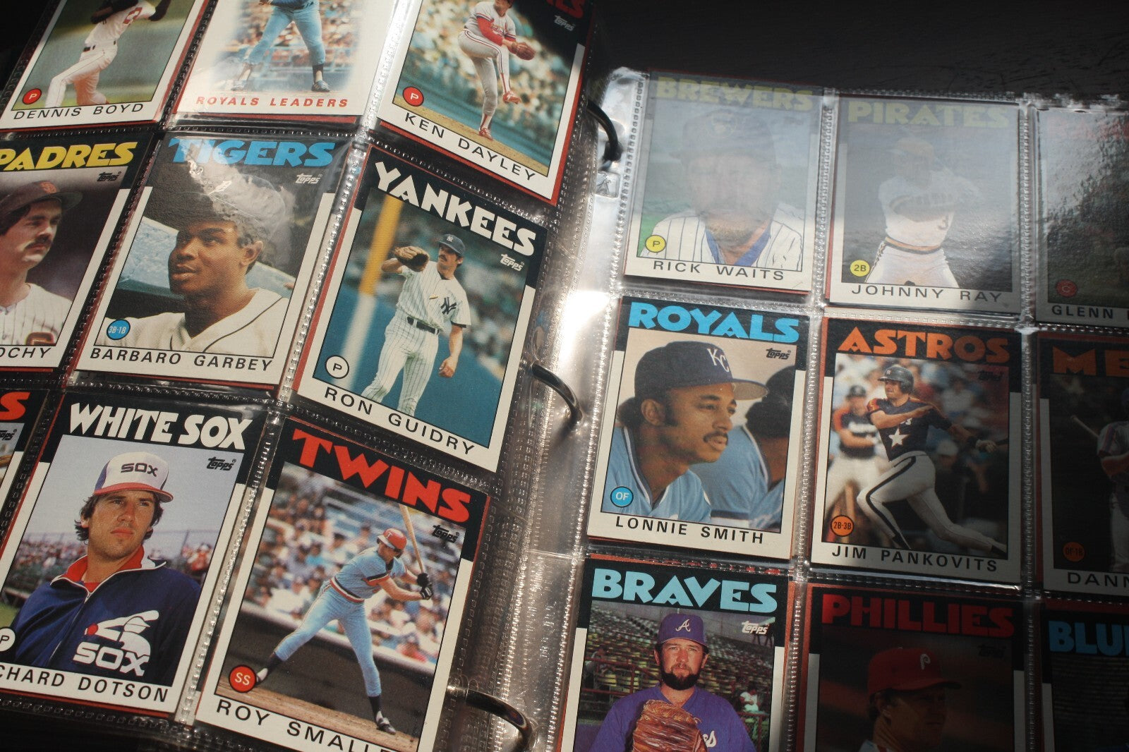 Vintage 1986 Topps Baseball Card Collection in Binder