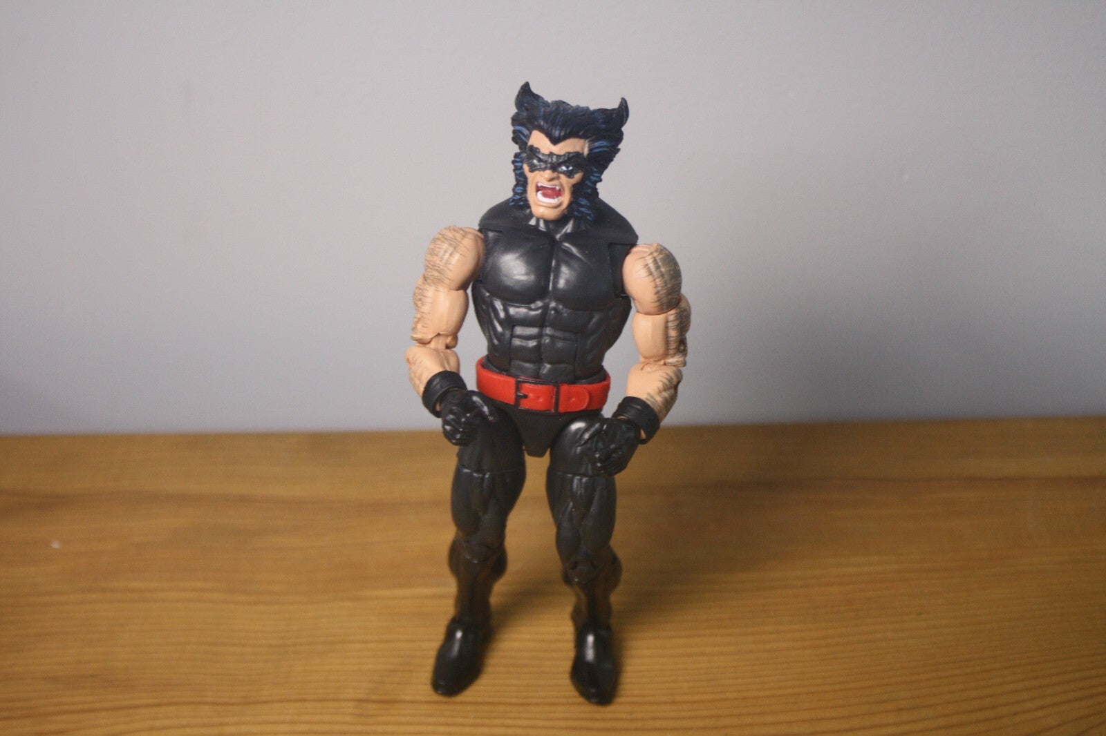 HASBRO MARVEL LEGENDS RETRO CARD UNCANNY X-MEN WOLVERINE