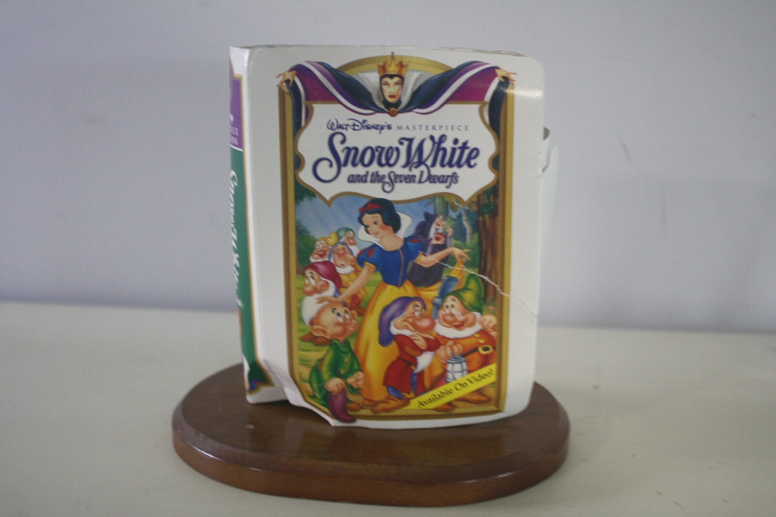 Vintage Snow White and the Seven Dwarfs Figurine with Original Box