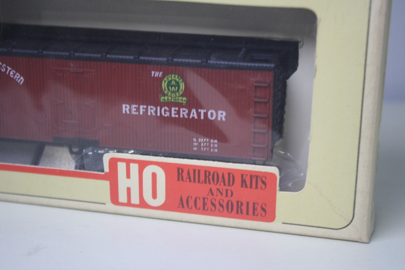 TML HO Scale A&W Railroad 40' Wood Sheathed Refrigerator Car Model