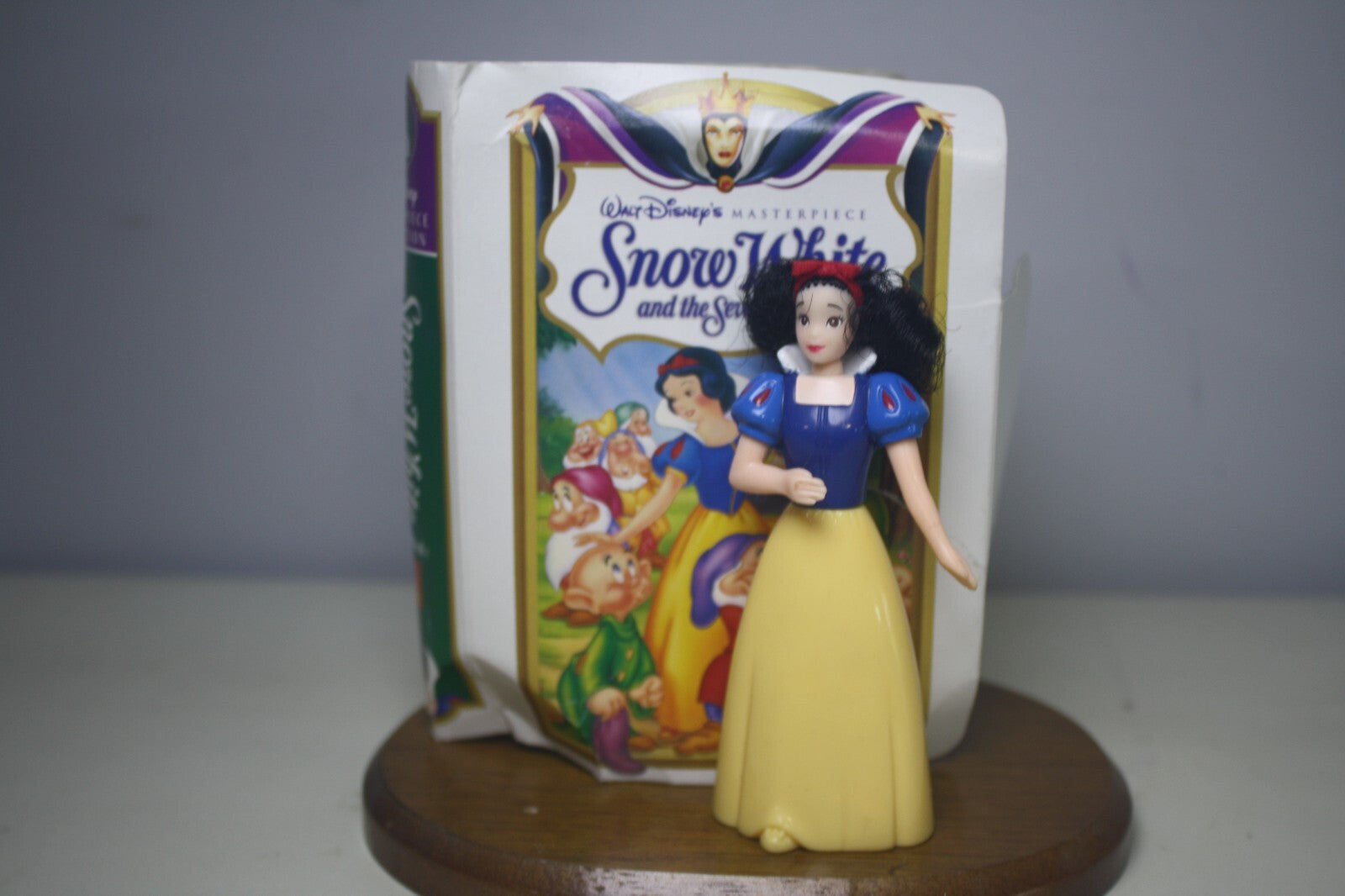 Vintage Snow White and the Seven Dwarfs Figurine with Original Box