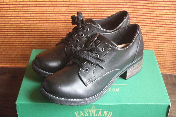 Eastland Women's Trish Oxfords