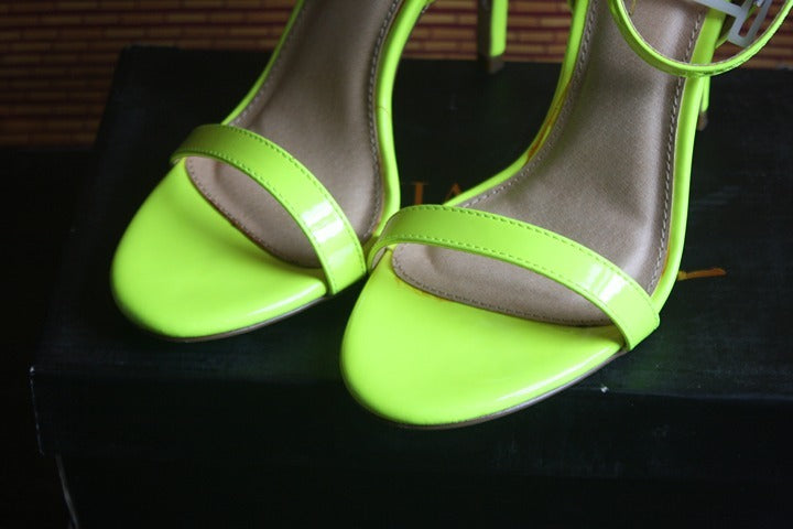 Heels size 7 Fashionnova